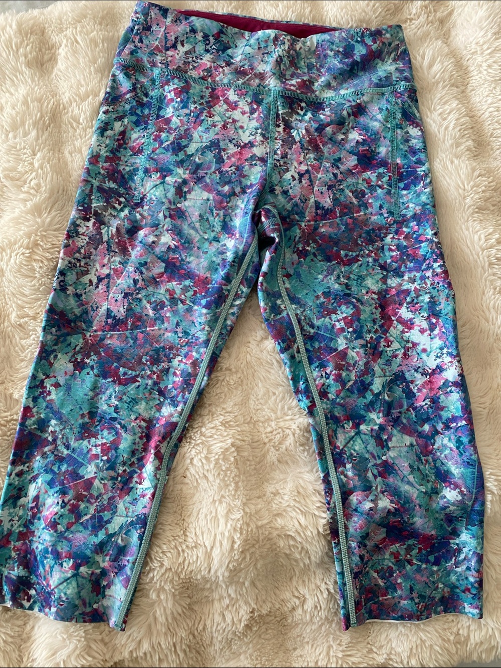 NWOT Rabbit running Capri tight SM